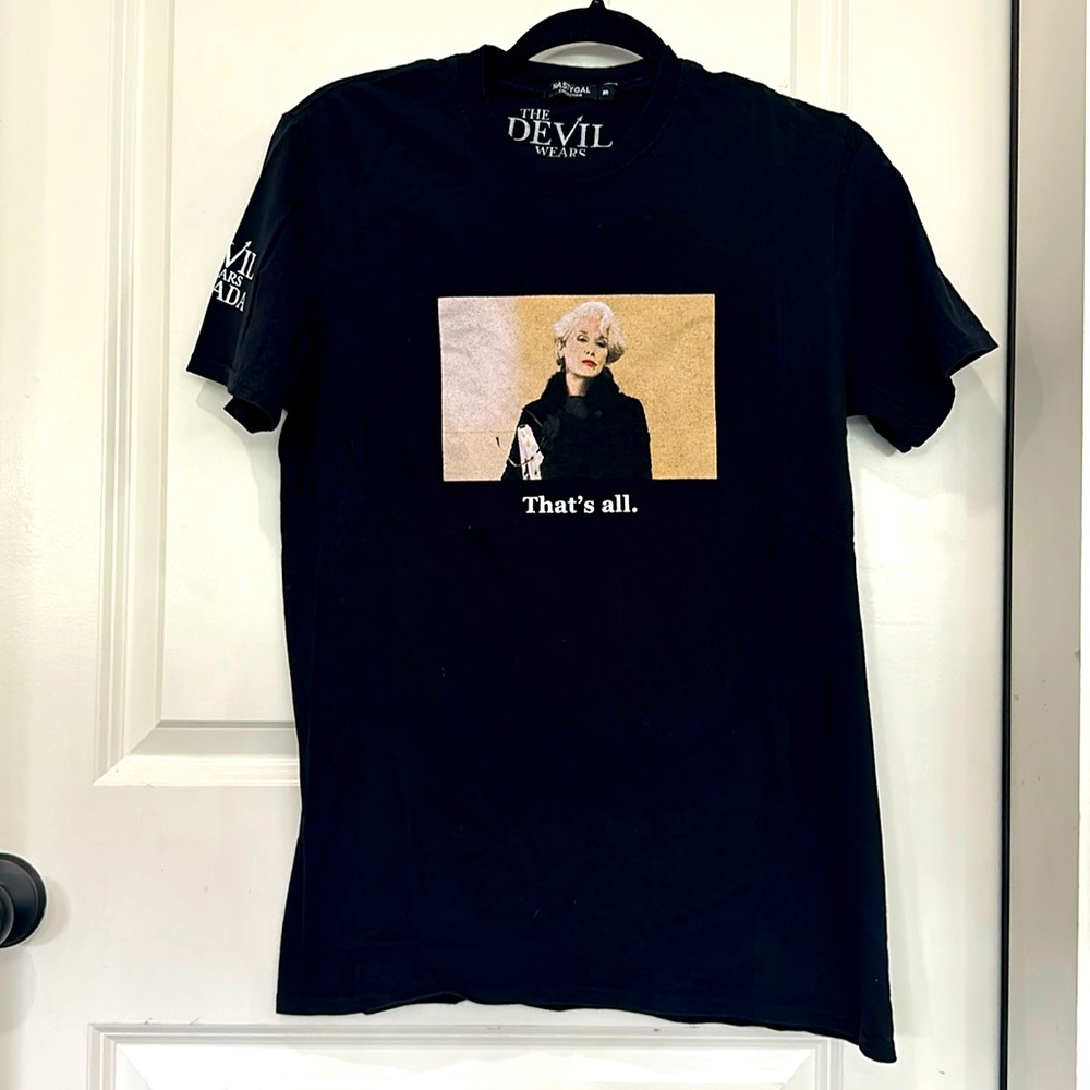 Nasty Gal The Devil Wears Prada T-shirt size medium unisex